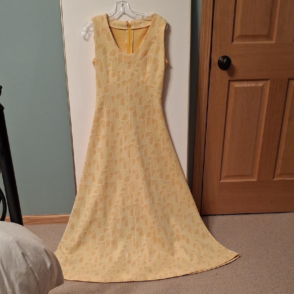 Yellow Sleeveless Vintage / Retro Maxi Dress